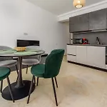 Lägenhet Azzurro Beachfront 2