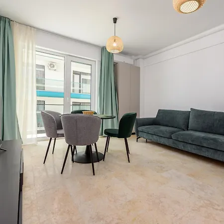 Azzurro Beachfront 2 *
